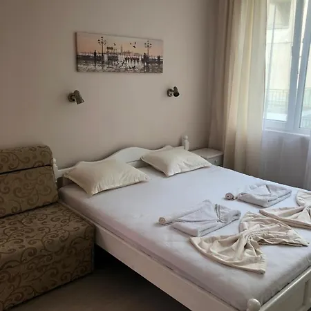 Guest Luxor 3* Приморсько
