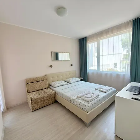 Guest Luxor 3* Приморсько
