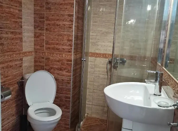 Guest Luxor בית הארחה פרימורסקו